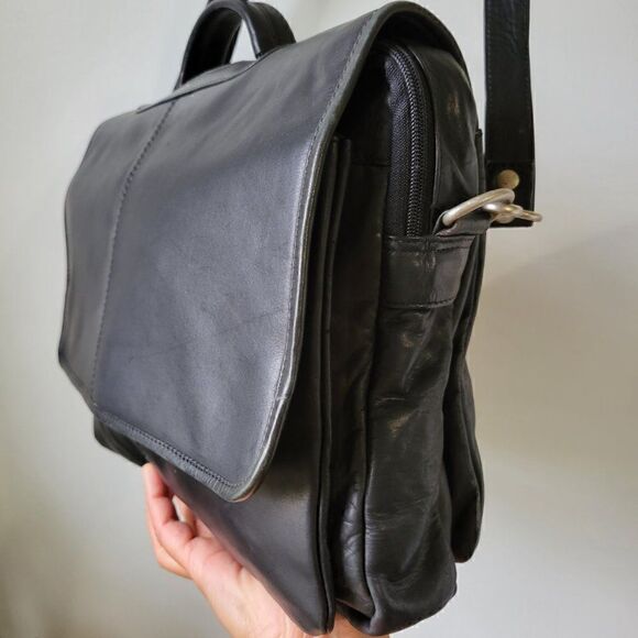 EUC WILSONS THE LEATHER EXPERTS BLACK GENUINE LEATHER LAPTOP MESSENGER BAG - Picture 6 of 16